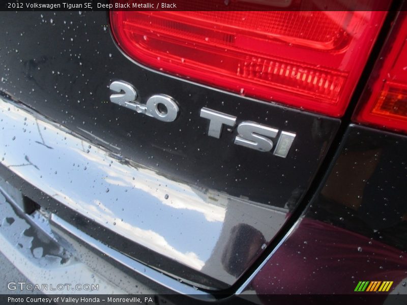 Deep Black Metallic / Black 2012 Volkswagen Tiguan SE
