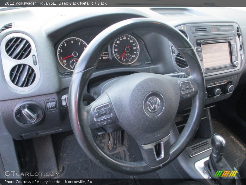Deep Black Metallic / Black 2012 Volkswagen Tiguan SE