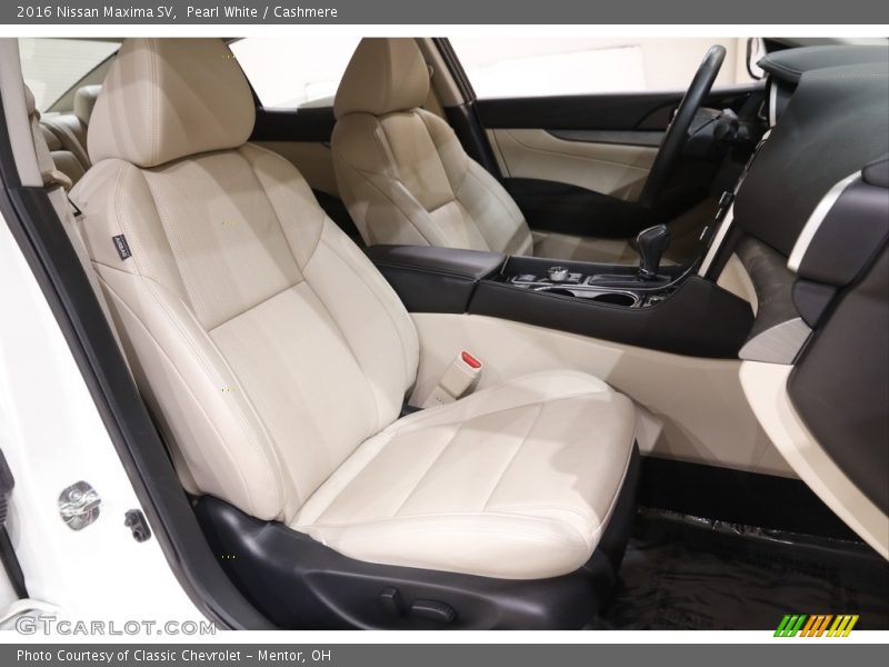 Pearl White / Cashmere 2016 Nissan Maxima SV