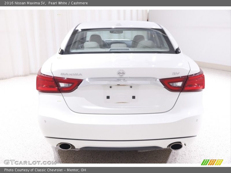 Pearl White / Cashmere 2016 Nissan Maxima SV