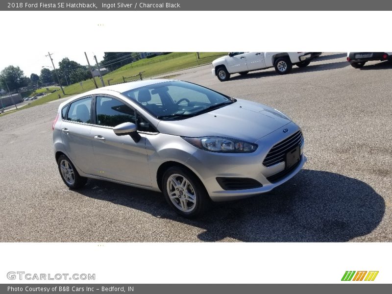 Ingot Silver / Charcoal Black 2018 Ford Fiesta SE Hatchback