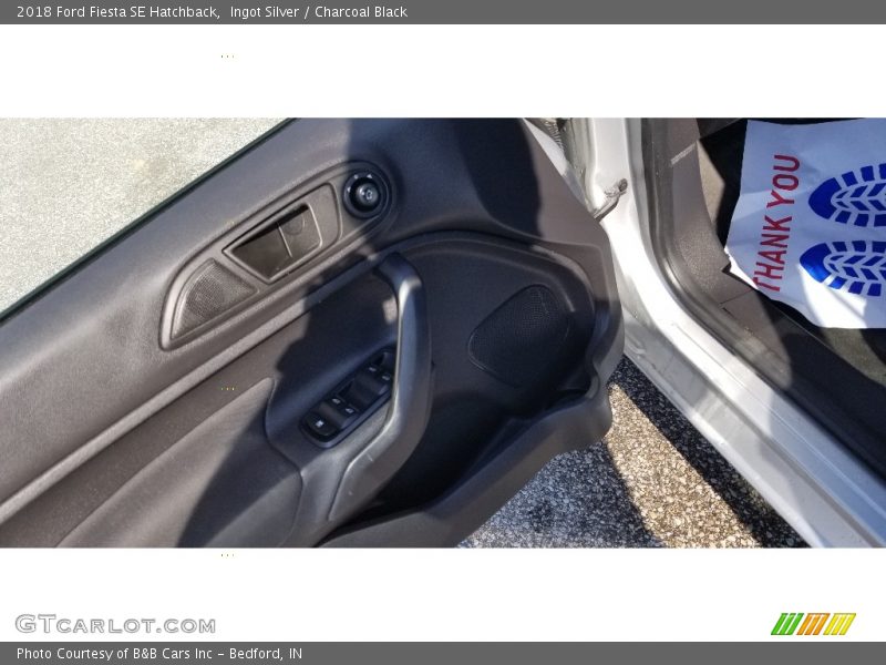 Ingot Silver / Charcoal Black 2018 Ford Fiesta SE Hatchback