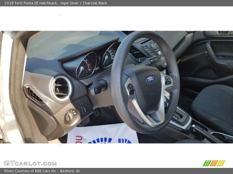 Ingot Silver / Charcoal Black 2018 Ford Fiesta SE Hatchback