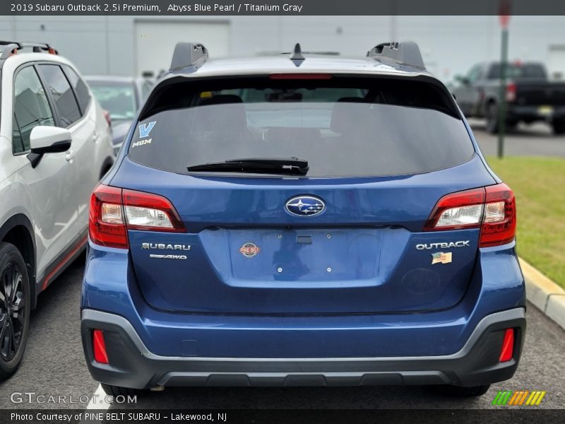 Abyss Blue Pearl / Titanium Gray 2019 Subaru Outback 2.5i Premium