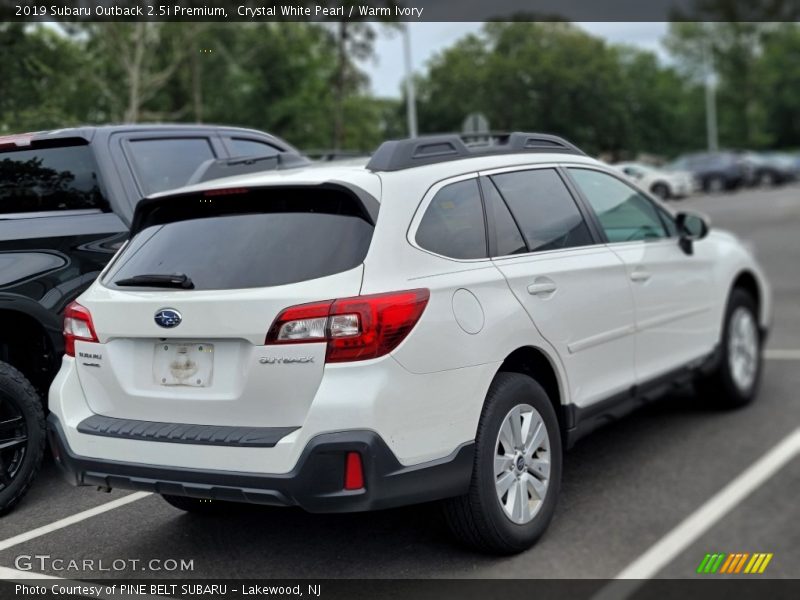Crystal White Pearl / Warm Ivory 2019 Subaru Outback 2.5i Premium