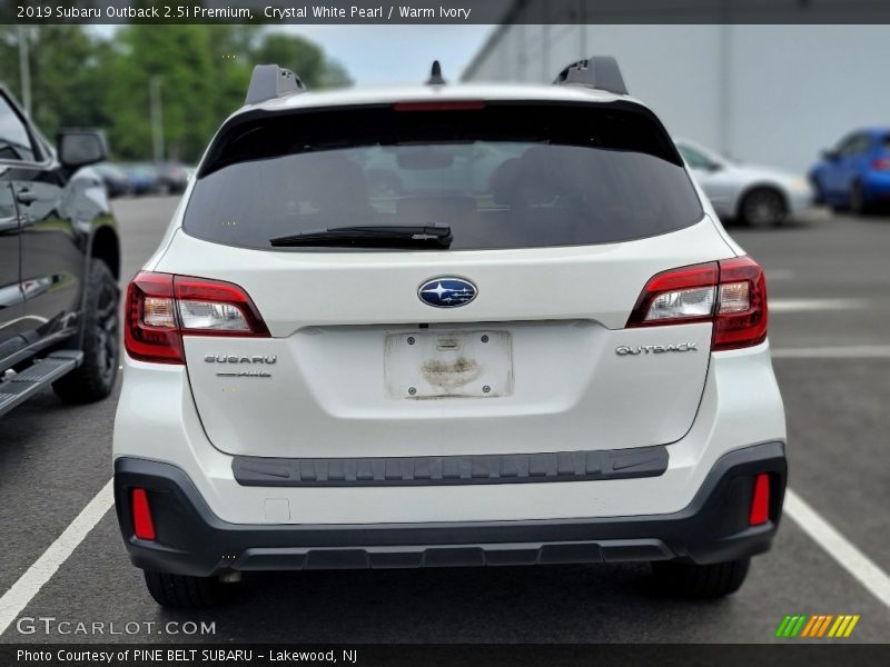Crystal White Pearl / Warm Ivory 2019 Subaru Outback 2.5i Premium