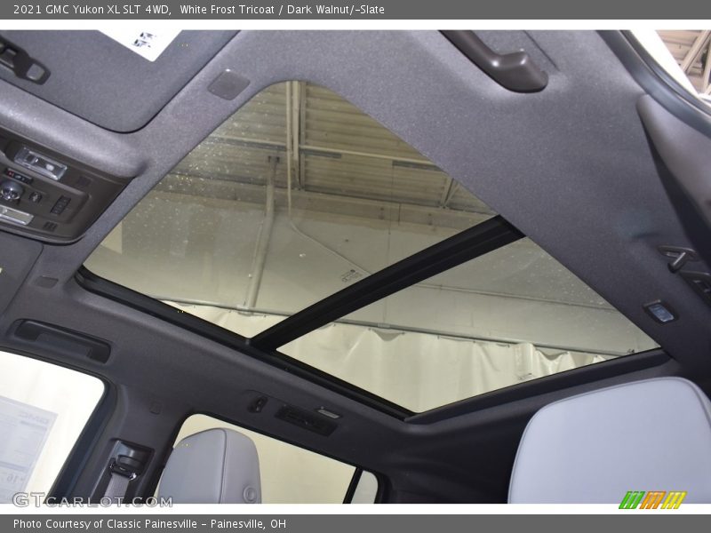 White Frost Tricoat / Dark Walnut/­Slate 2021 GMC Yukon XL SLT 4WD