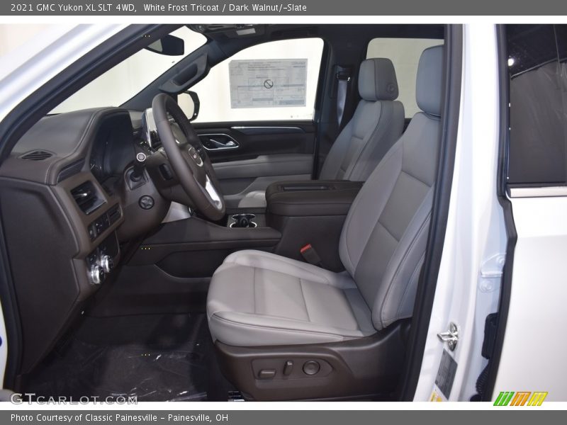 White Frost Tricoat / Dark Walnut/­Slate 2021 GMC Yukon XL SLT 4WD