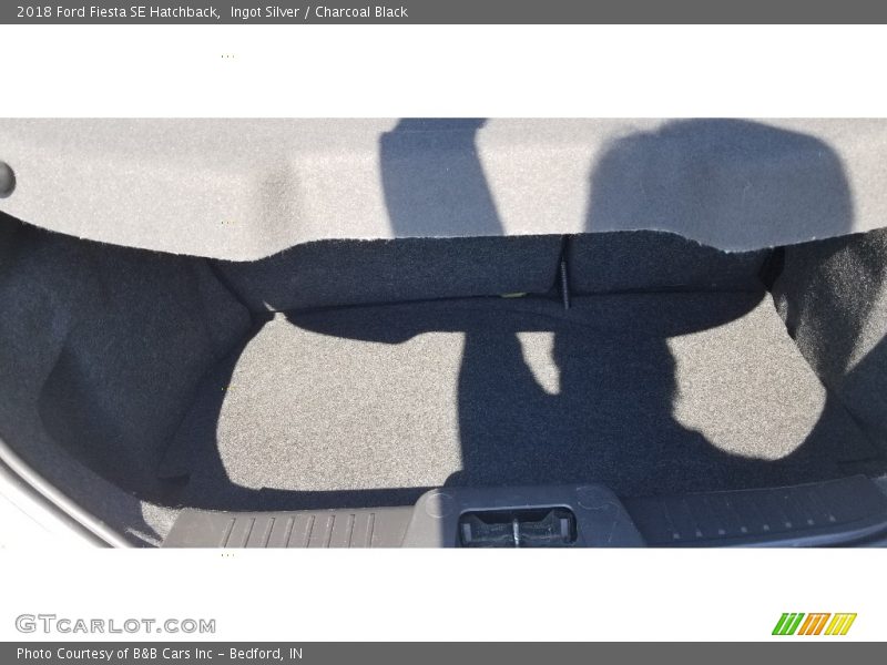 Ingot Silver / Charcoal Black 2018 Ford Fiesta SE Hatchback