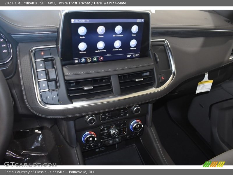 White Frost Tricoat / Dark Walnut/­Slate 2021 GMC Yukon XL SLT 4WD