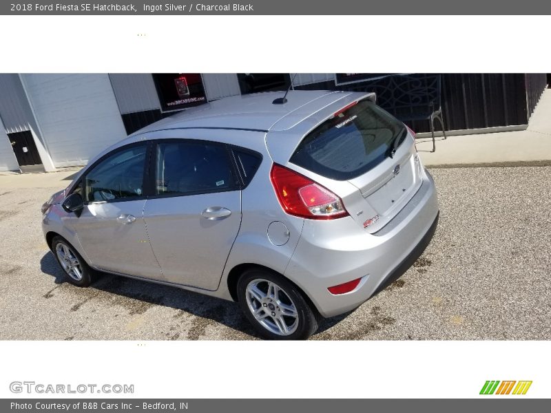 Ingot Silver / Charcoal Black 2018 Ford Fiesta SE Hatchback