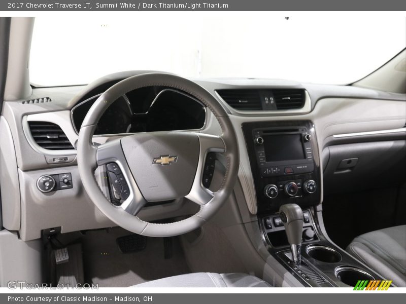 Summit White / Dark Titanium/Light Titanium 2017 Chevrolet Traverse LT