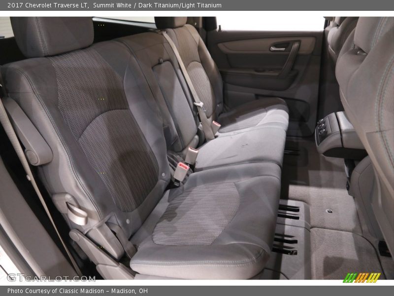 Summit White / Dark Titanium/Light Titanium 2017 Chevrolet Traverse LT