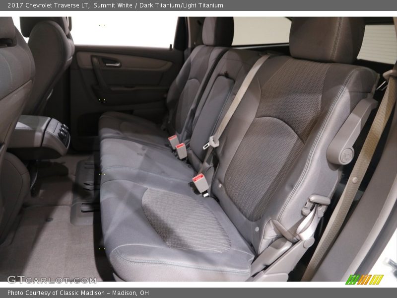 Summit White / Dark Titanium/Light Titanium 2017 Chevrolet Traverse LT