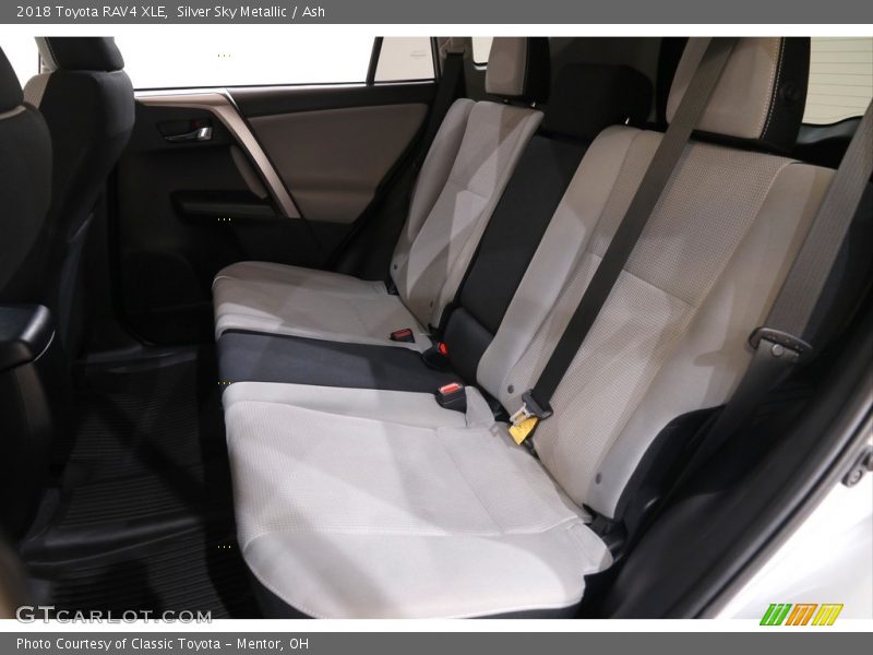 Silver Sky Metallic / Ash 2018 Toyota RAV4 XLE
