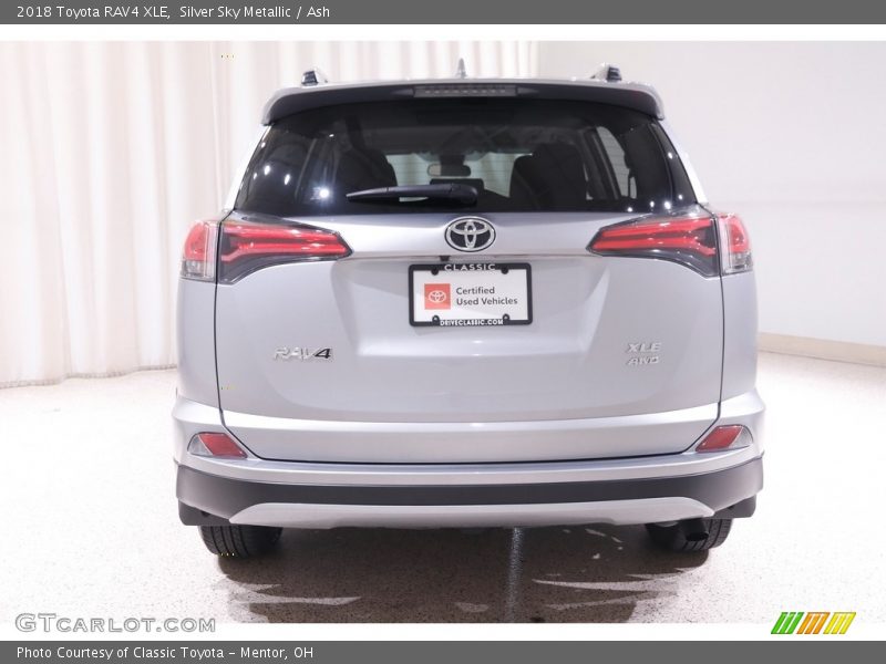 Silver Sky Metallic / Ash 2018 Toyota RAV4 XLE