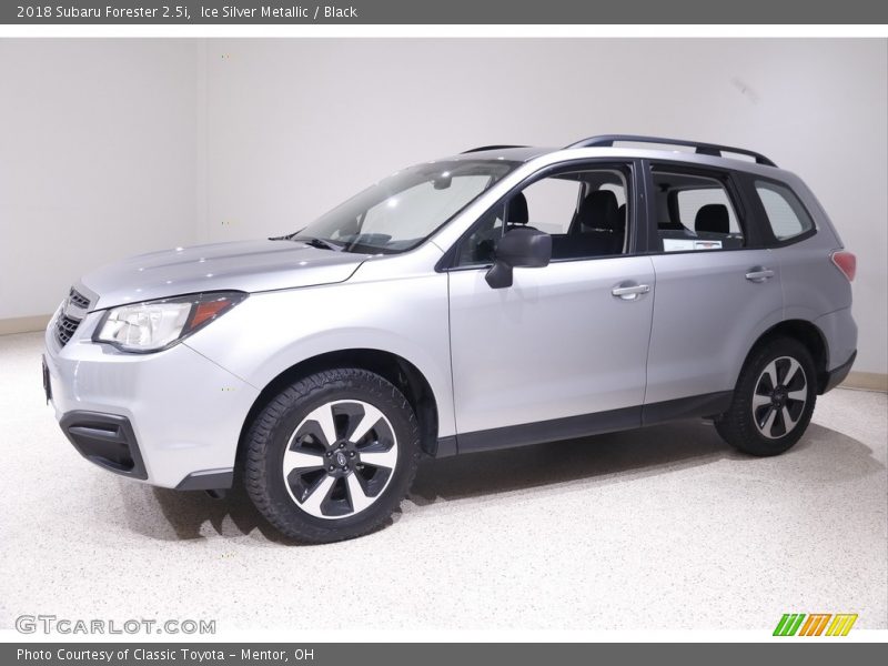 Ice Silver Metallic / Black 2018 Subaru Forester 2.5i
