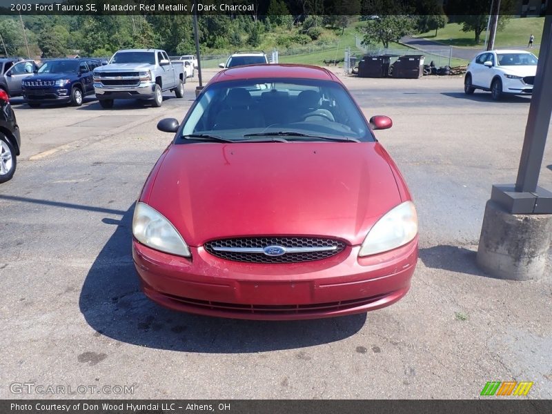 Matador Red Metallic / Dark Charcoal 2003 Ford Taurus SE