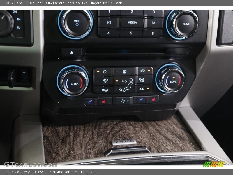 Ingot Silver / Black 2017 Ford F250 Super Duty Lariat SuperCab 4x4