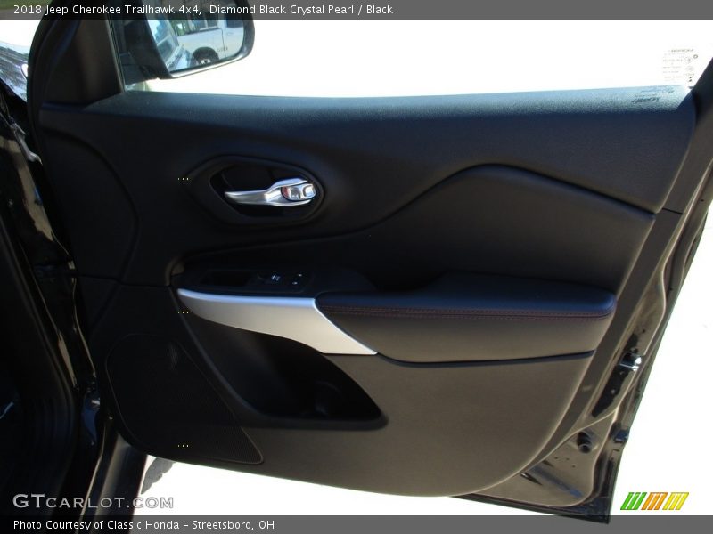 Diamond Black Crystal Pearl / Black 2018 Jeep Cherokee Trailhawk 4x4