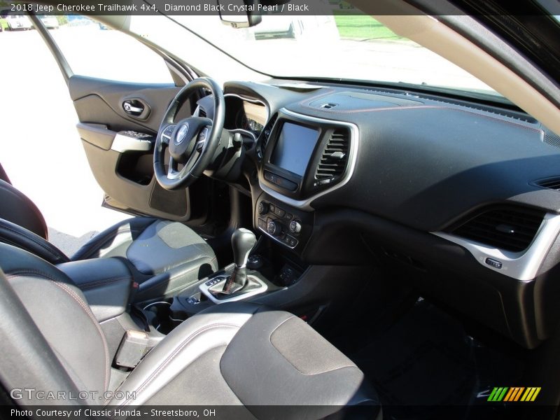 Diamond Black Crystal Pearl / Black 2018 Jeep Cherokee Trailhawk 4x4