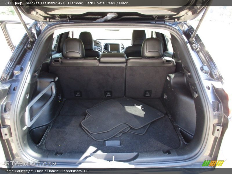 Diamond Black Crystal Pearl / Black 2018 Jeep Cherokee Trailhawk 4x4