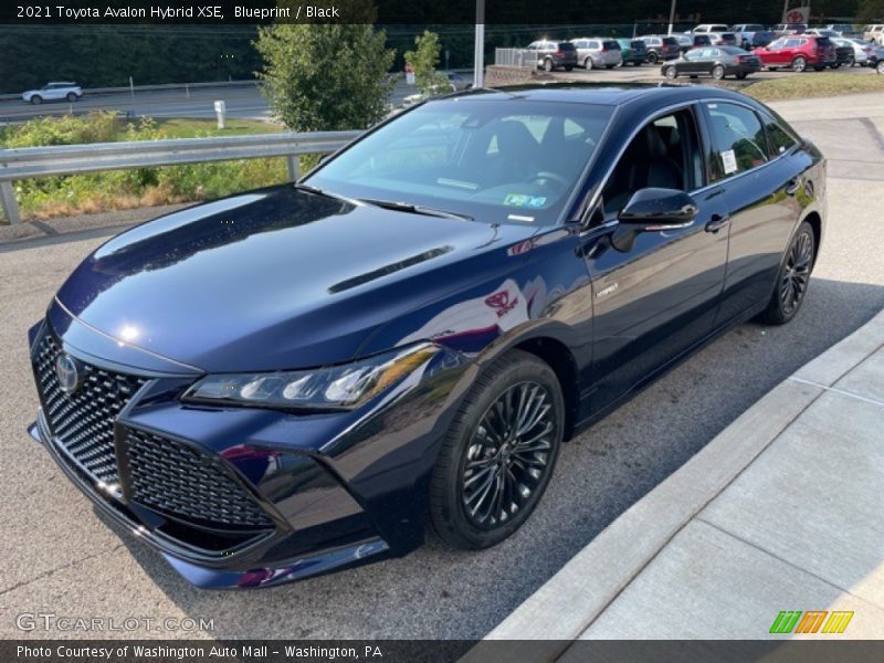 Front 3/4 View of 2021 Avalon Hybrid XSE