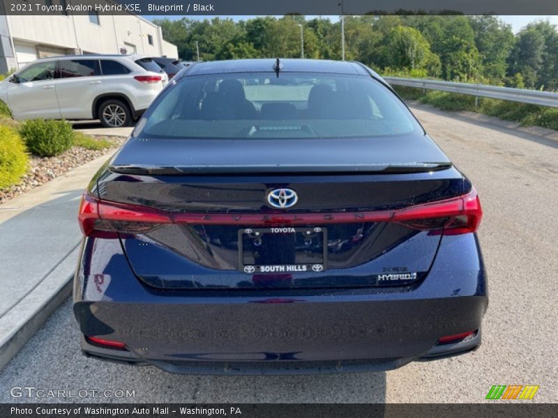 Blueprint / Black 2021 Toyota Avalon Hybrid XSE