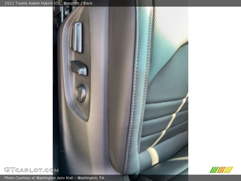 Blueprint / Black 2021 Toyota Avalon Hybrid XSE