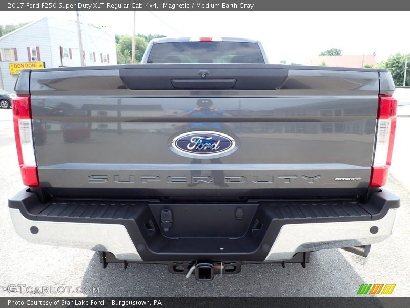 Magnetic / Medium Earth Gray 2017 Ford F250 Super Duty XLT Regular Cab 4x4