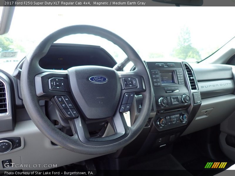 Magnetic / Medium Earth Gray 2017 Ford F250 Super Duty XLT Regular Cab 4x4