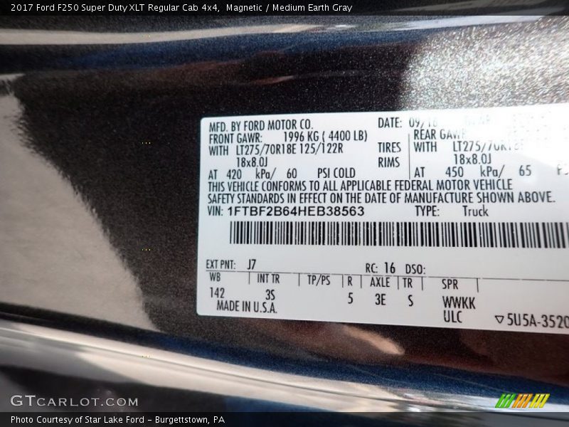 Magnetic / Medium Earth Gray 2017 Ford F250 Super Duty XLT Regular Cab 4x4