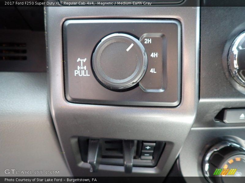 Magnetic / Medium Earth Gray 2017 Ford F250 Super Duty XLT Regular Cab 4x4