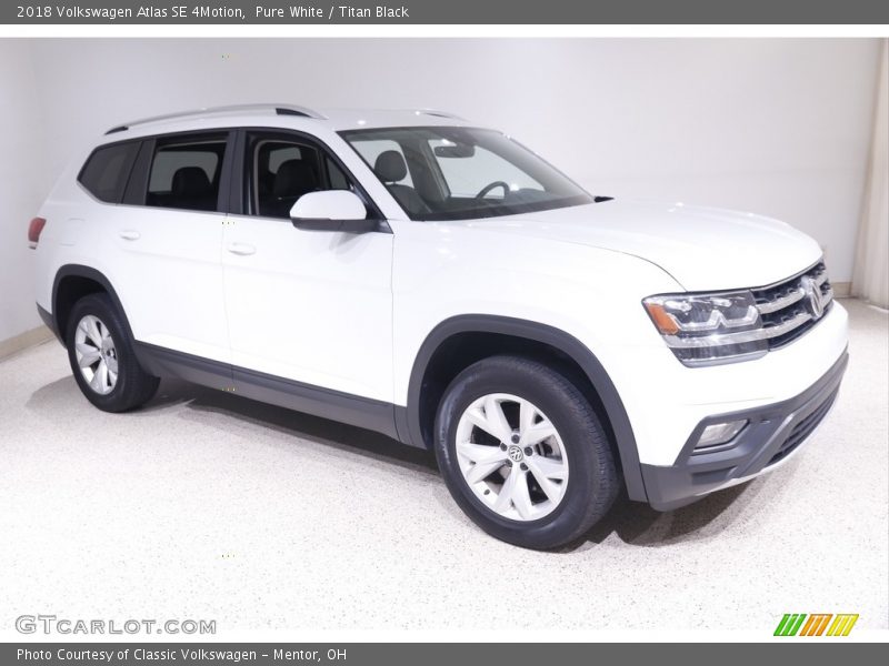 Pure White / Titan Black 2018 Volkswagen Atlas SE 4Motion