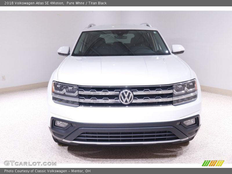Pure White / Titan Black 2018 Volkswagen Atlas SE 4Motion