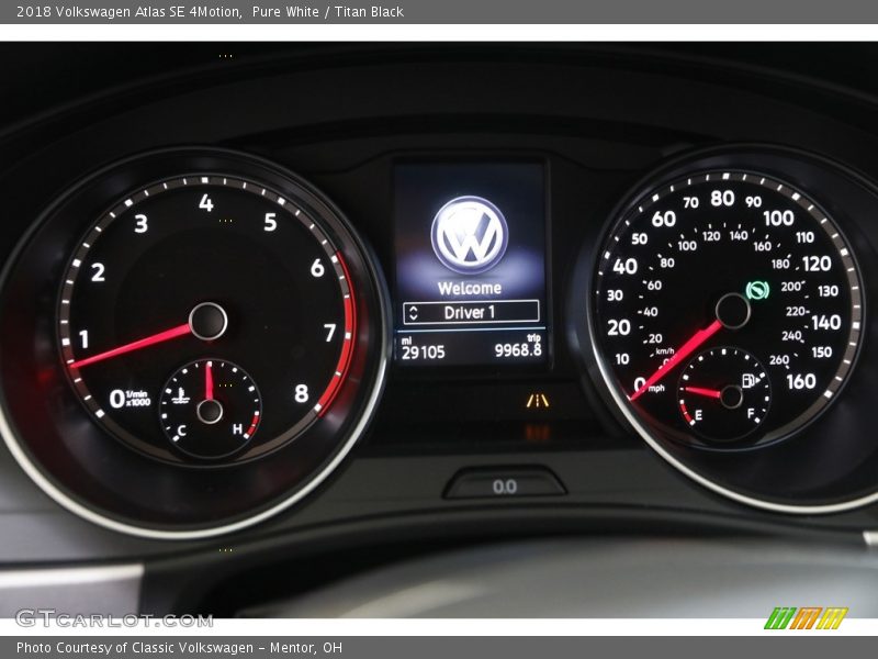 Pure White / Titan Black 2018 Volkswagen Atlas SE 4Motion
