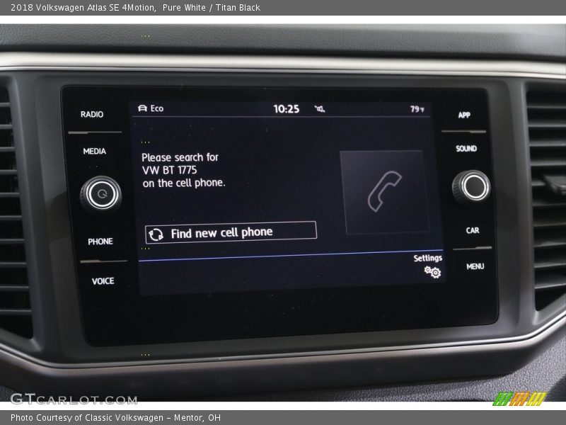 Pure White / Titan Black 2018 Volkswagen Atlas SE 4Motion
