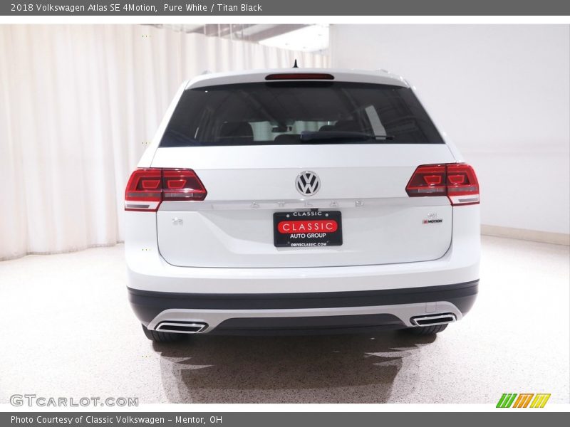 Pure White / Titan Black 2018 Volkswagen Atlas SE 4Motion