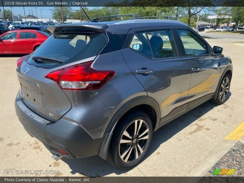 Gun Metallic / Charcoal 2018 Nissan Kicks SV