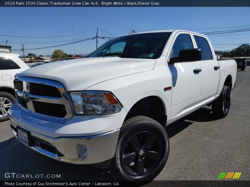 Bright White / Black/Diesel Gray 2019 Ram 1500 Classic Tradesman Crew Cab 4x4