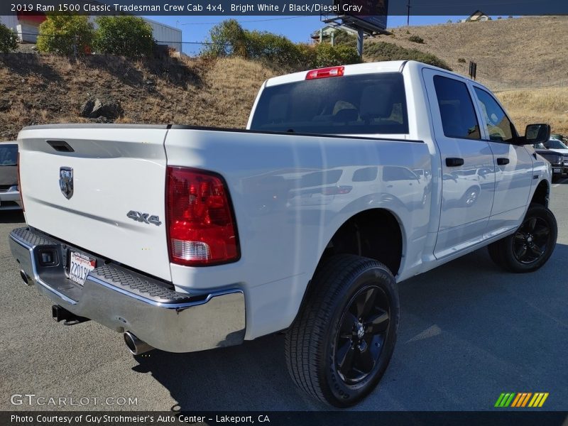 Bright White / Black/Diesel Gray 2019 Ram 1500 Classic Tradesman Crew Cab 4x4