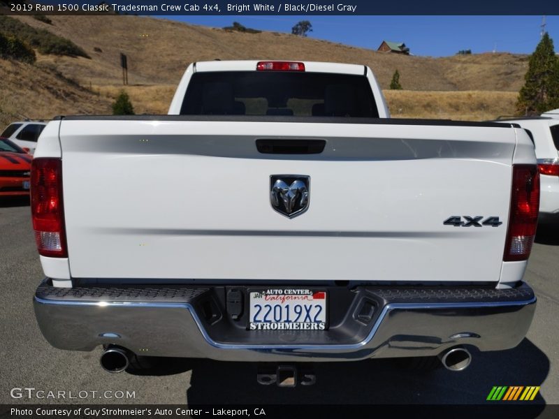 Bright White / Black/Diesel Gray 2019 Ram 1500 Classic Tradesman Crew Cab 4x4
