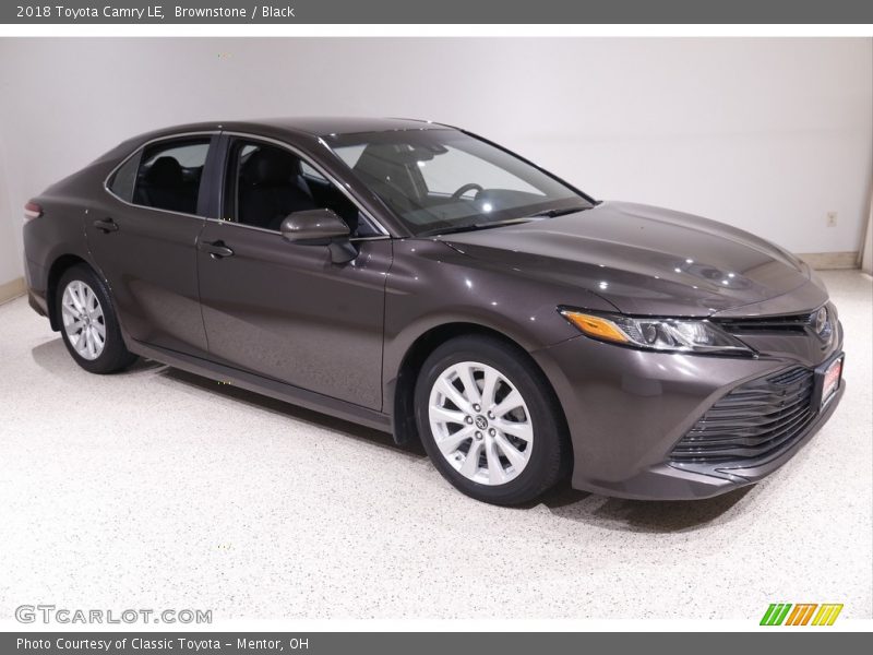 Brownstone / Black 2018 Toyota Camry LE