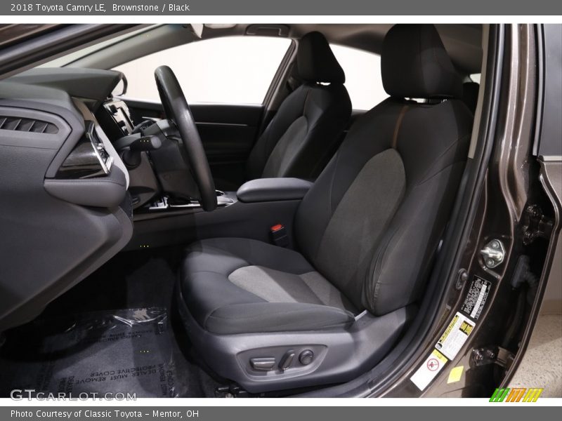 Brownstone / Black 2018 Toyota Camry LE