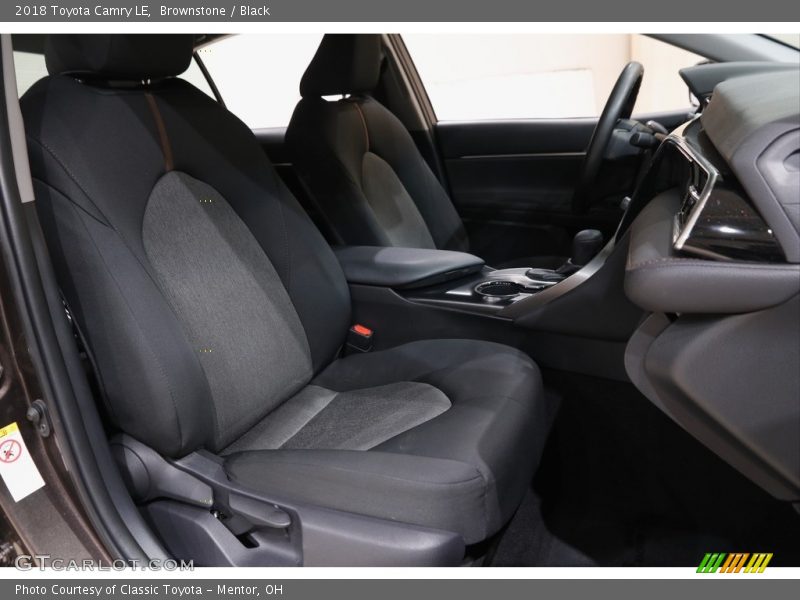 Brownstone / Black 2018 Toyota Camry LE