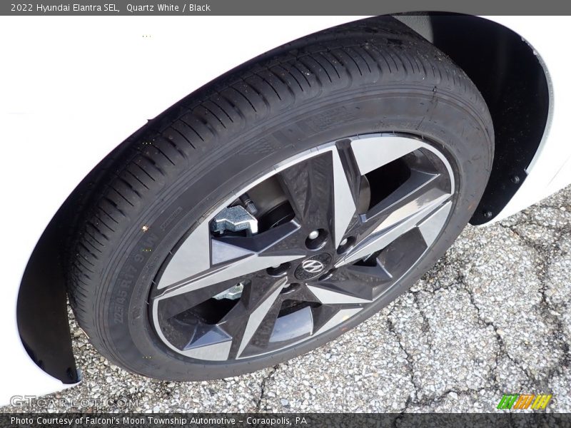 Quartz White / Black 2022 Hyundai Elantra SEL