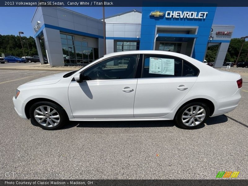 Candy White / Titan Black 2013 Volkswagen Jetta SE Sedan