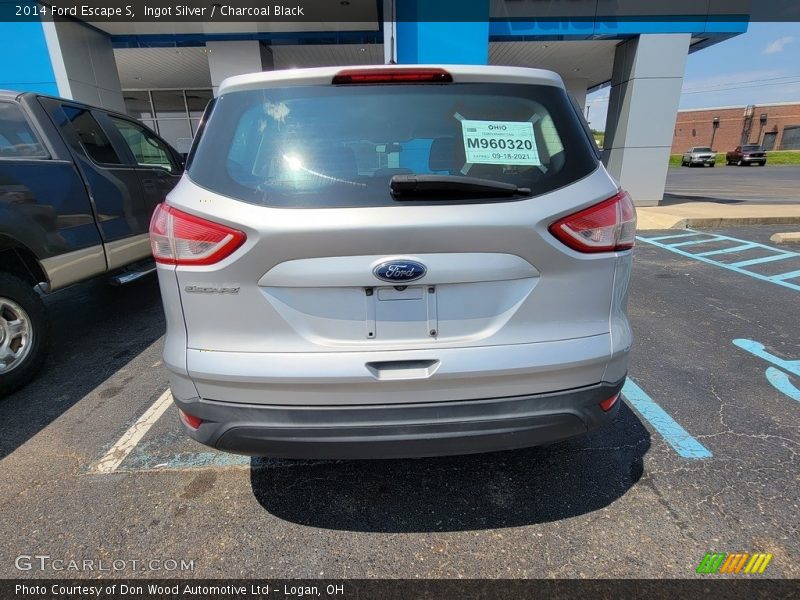 Ingot Silver / Charcoal Black 2014 Ford Escape S