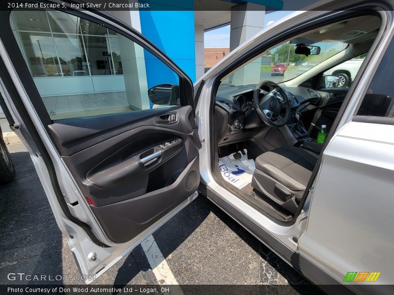 Ingot Silver / Charcoal Black 2014 Ford Escape S