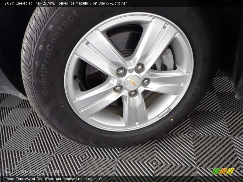 Silver Ice Metallic / Jet Black/­Light Ash 2020 Chevrolet Trax LS AWD